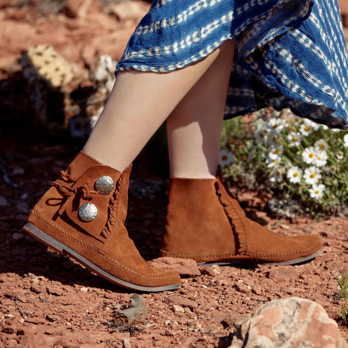 Bottes Minnetonka Two Button Hardsole - Femmes