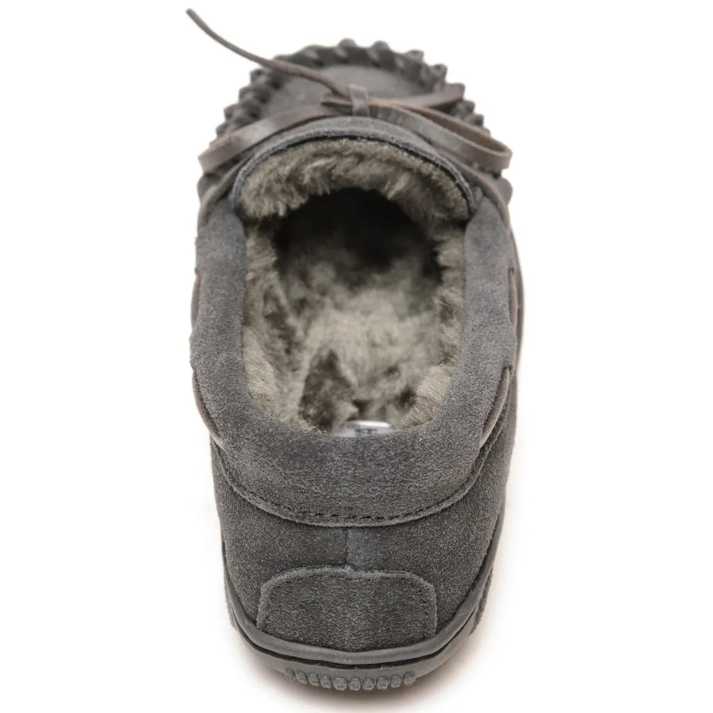Minnetonka Pile Lined Hardsole Suede (Charbon) - Pantoufle pour enfant