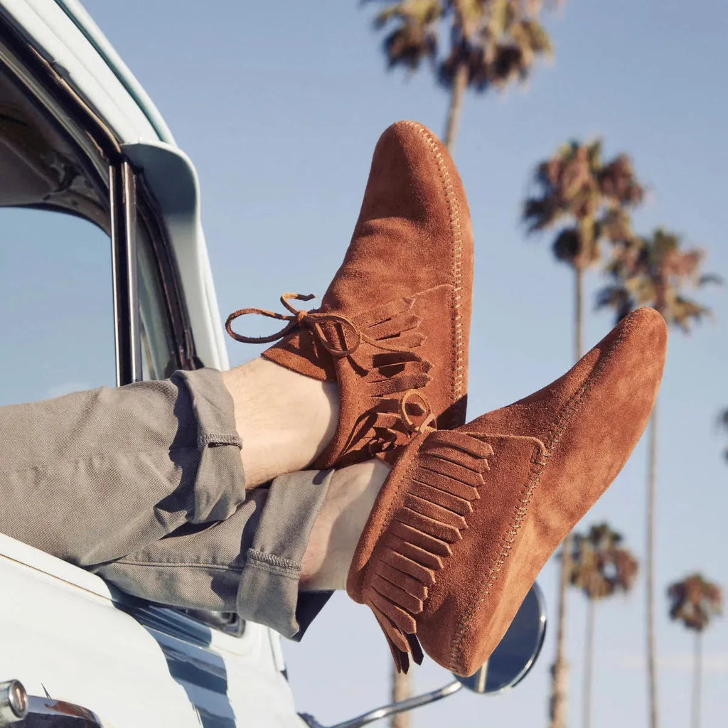 Bottes Minnetonka Classic Fringe Softsole - Bottes pour hommes