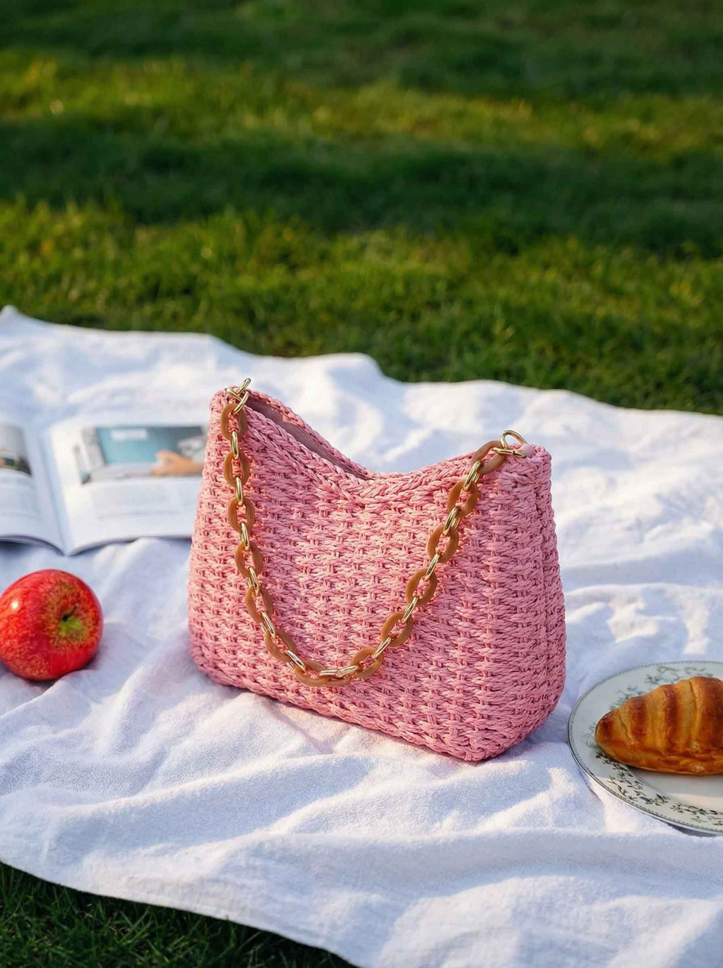 Sac bandoulière coloré en paille tressée
