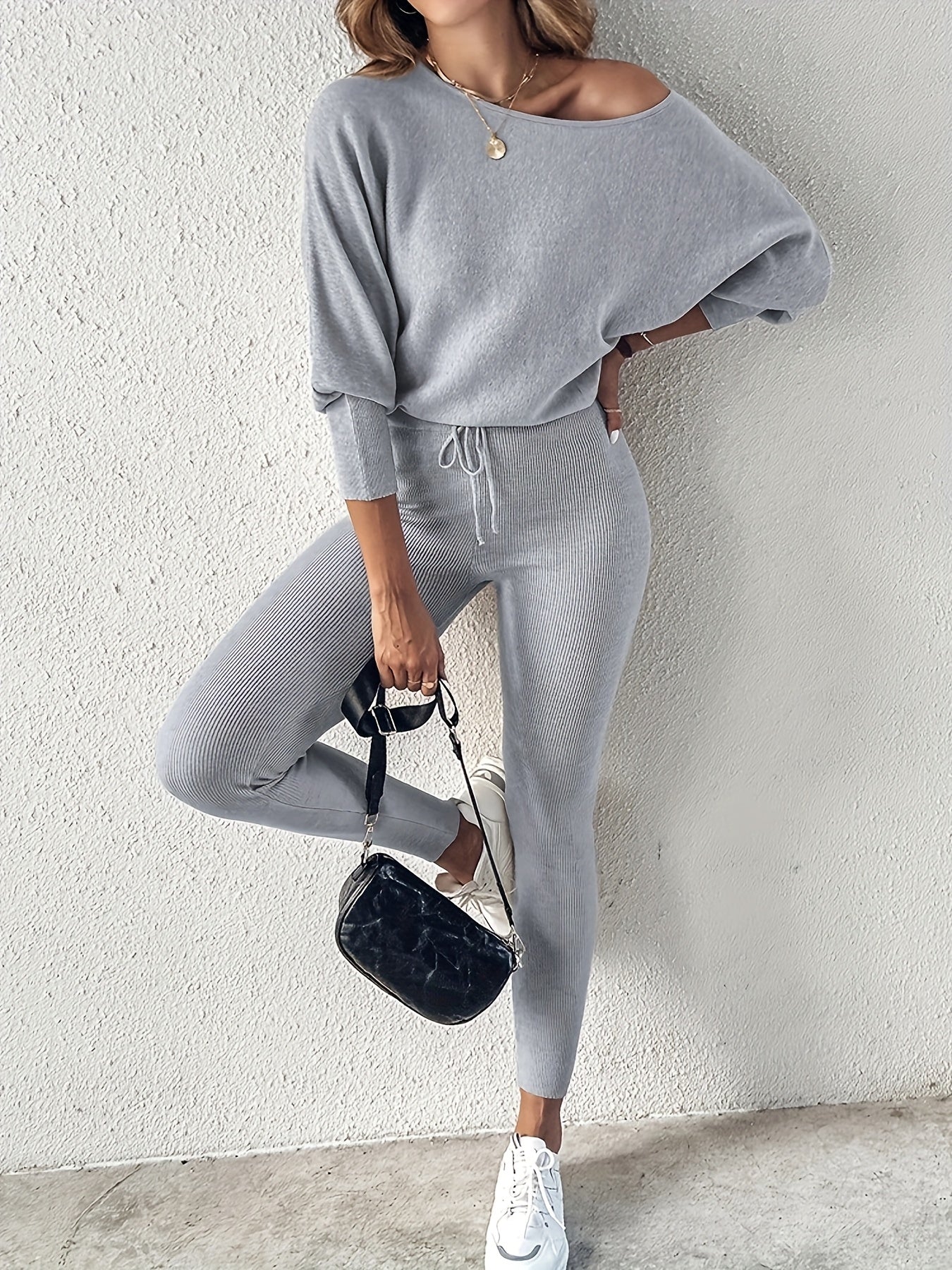Ensemble deux pièces pull à manches longues et pantalon à taille haute avec cordon de serrage