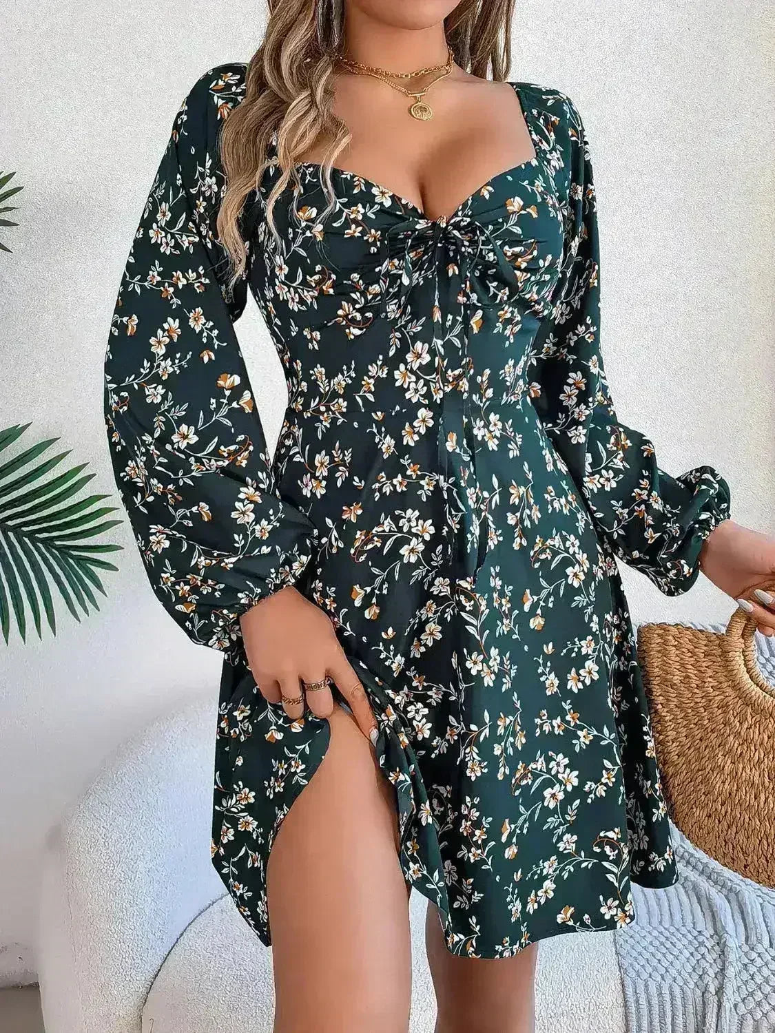 Mini-robe à manches ballon et encolure cœur imprimée