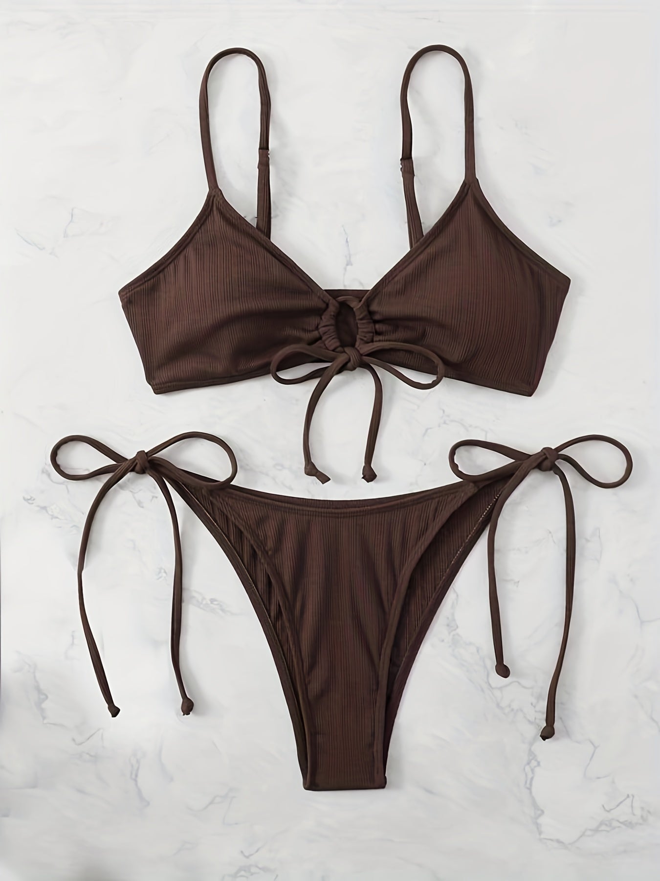 Maillot de bain 2 pièces côtelé uni – Ensemble bikini triangle à liens et anneaux pour femme – Haut échancré extensible à col en V avec bas à nouer sur les côtés – Maillot de bain tendance pour la plage et la piscine cet été