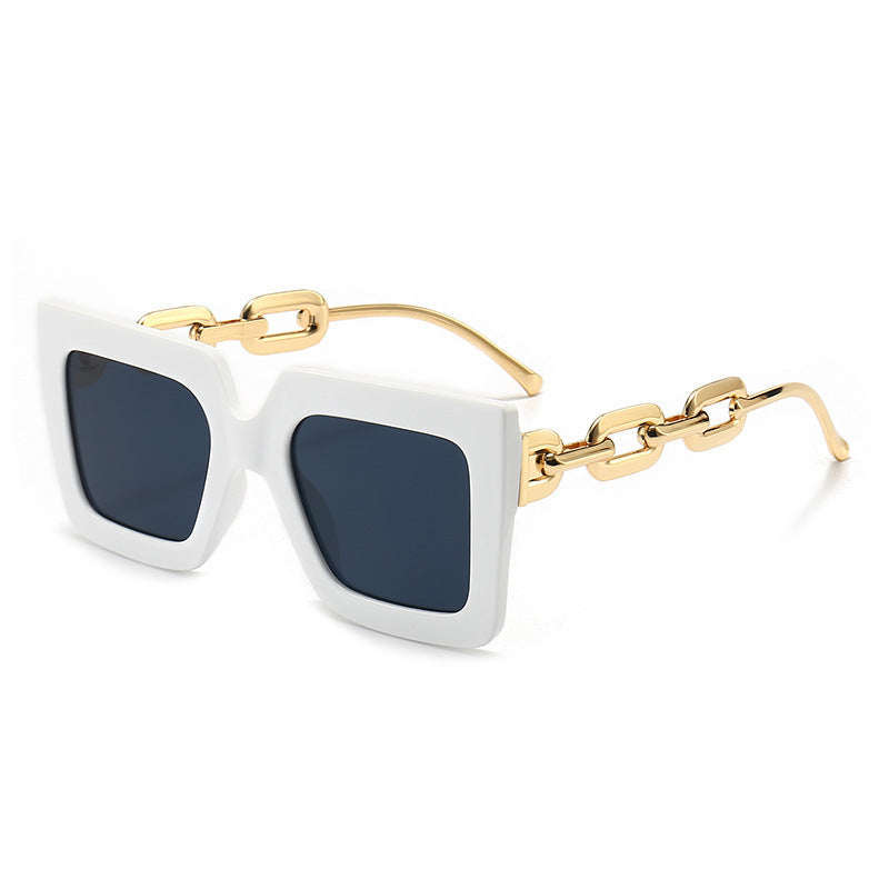 Lunettes de soleil carrées avec chaîne pour femme