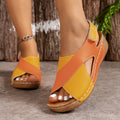 Sandales compensées croisées color block pour femme