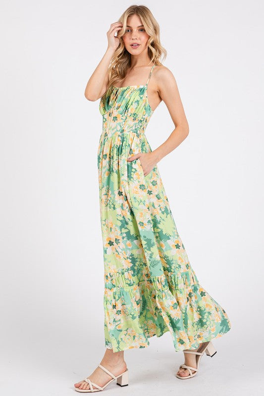 Nouvelle robe longue à fines bretelles, dos smocké, ourlet volanté et imprimé floral pour l'été – Élégance bohème, féminine, fluide, confortable, chic sans effort