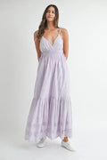 Robe longue en dentelle œillet avec détails de bretelles latérales – Robe longue en dentelle œillet élégante et fluide, design moderne avec bretelles latérales, robe longue d'été formelle, robe de soirée sophistiquée