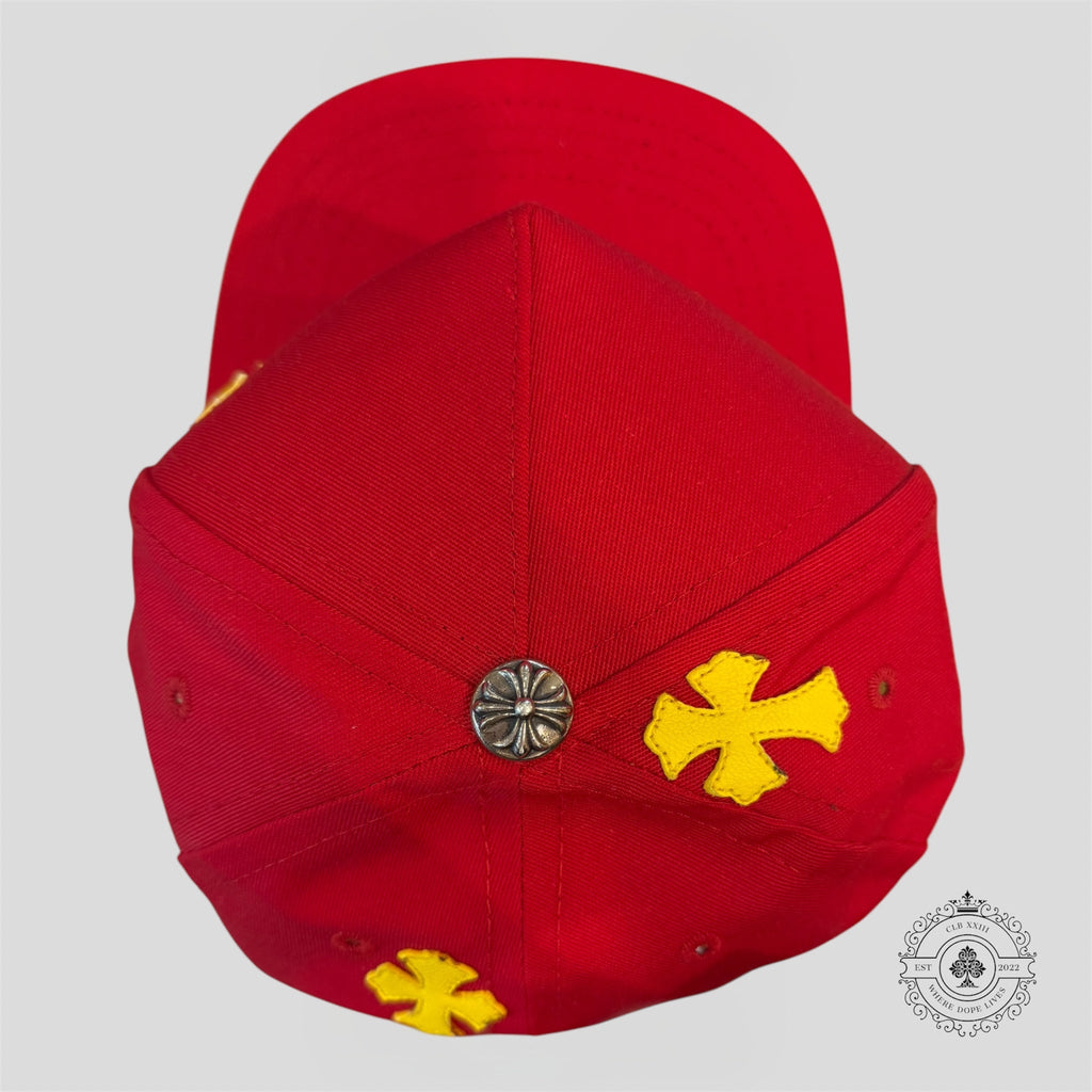 Casquette Chrome Hearts à croix brodées rouge et jaune