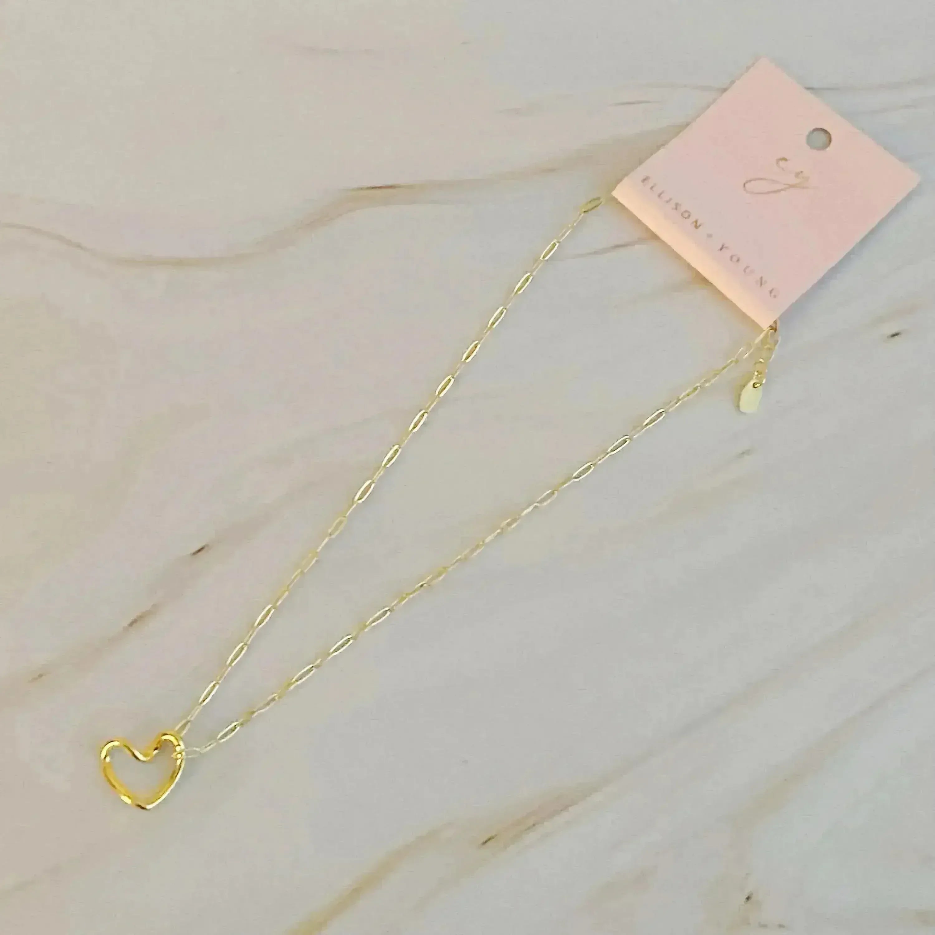 Collier cœur et chaîne – Pendentif cœur doré délicat | Femstylo