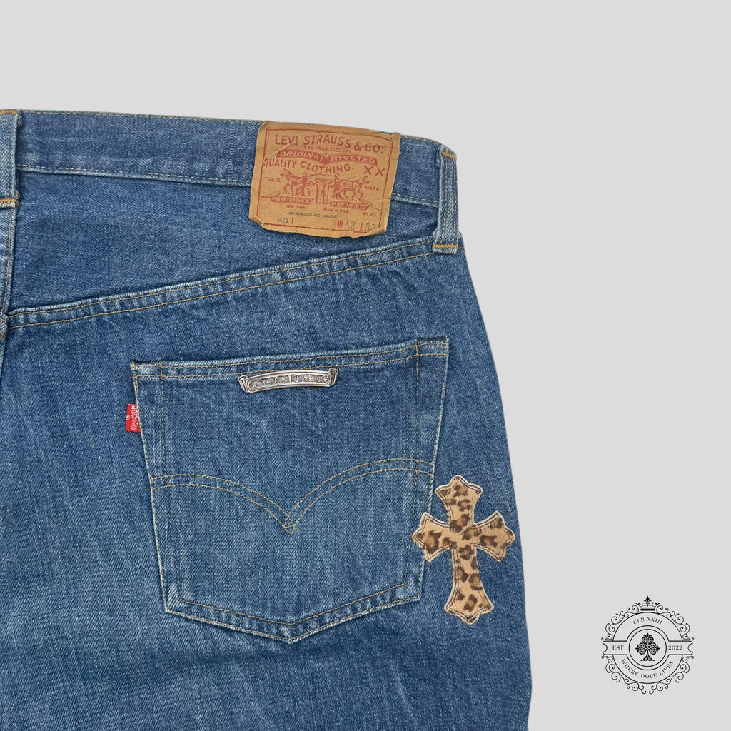 Jean Chrome Hearts Levis à patchs croix