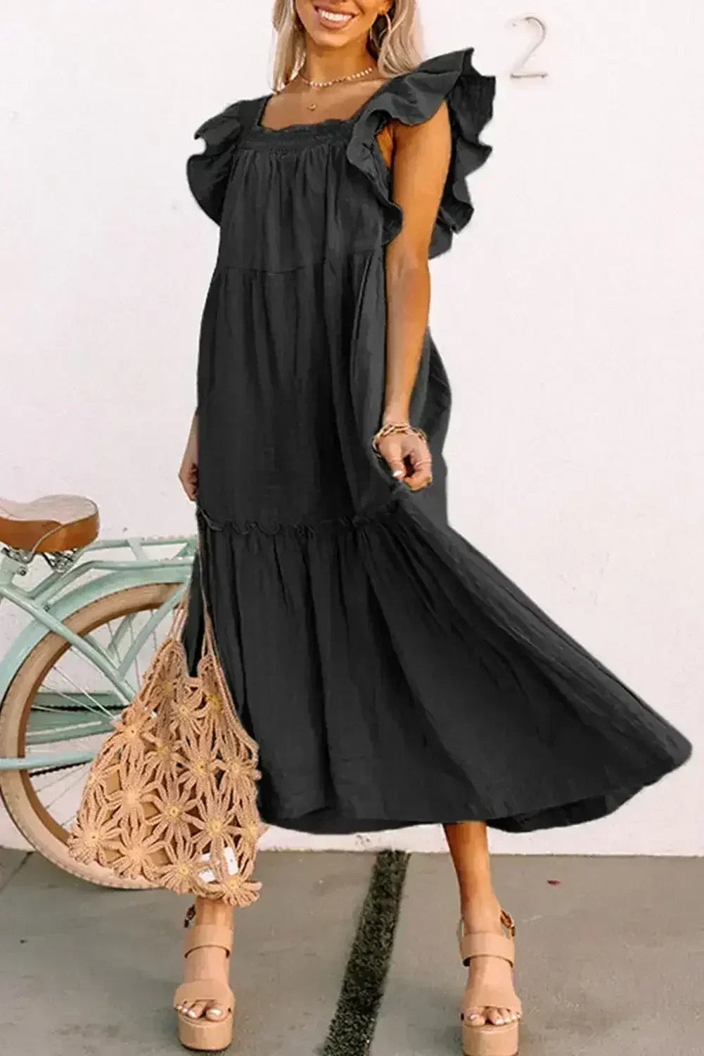 Robe longue texturée étagée à col carré et manches courtes volantées violette