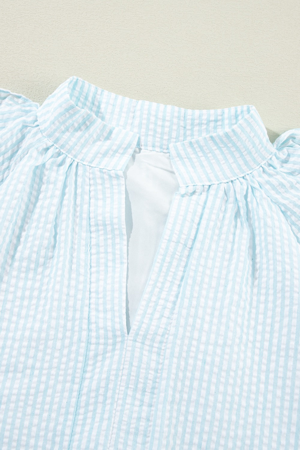 Robe Courte Rayée Légère Bleue à Volants Robe Chic et Amusante pour Femme Robe au Design Charmant