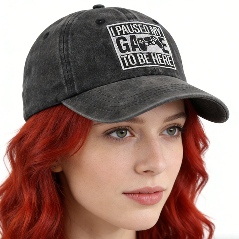 Casquette de Baseball Ajustable "J'ai Mis Mon Jeu en Pause Pour Être Ici"