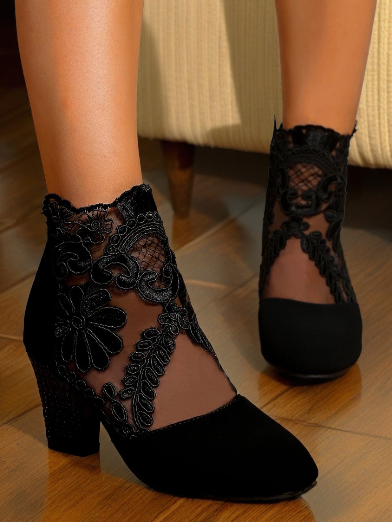 Bottines à talon épais en maille brodée de dentelle | Noir et blanc EU 35–43