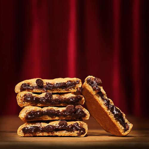Chips Ahoy! Biscuits moelleux aux pépites de chocolat, fourrés au fudge Hersheys, format familial, 421 g