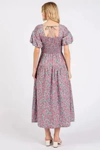 Robe mi-longue à encolure carrée smockée, imprimé floral et manches bouffantes - Femstylo
