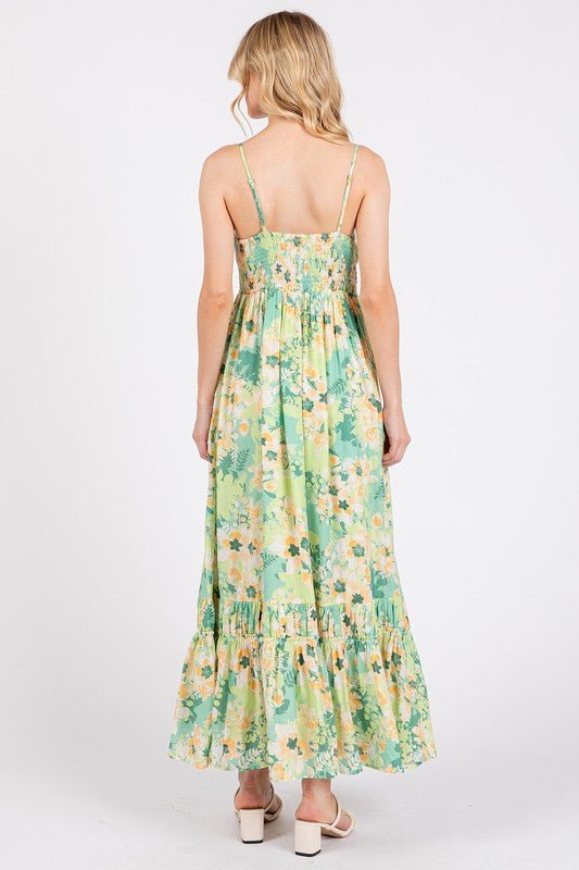 Nouvelle robe longue à fines bretelles, dos smocké, ourlet volanté et imprimé floral pour l'été – Élégance bohème, féminine, fluide, confortable, chic sans effort