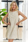 Robe trapèze sans manches à col rond avec application pour l'été – Chic, sophistiquée, tendance, flatteuse, élégante, d'une élégance intemporelle