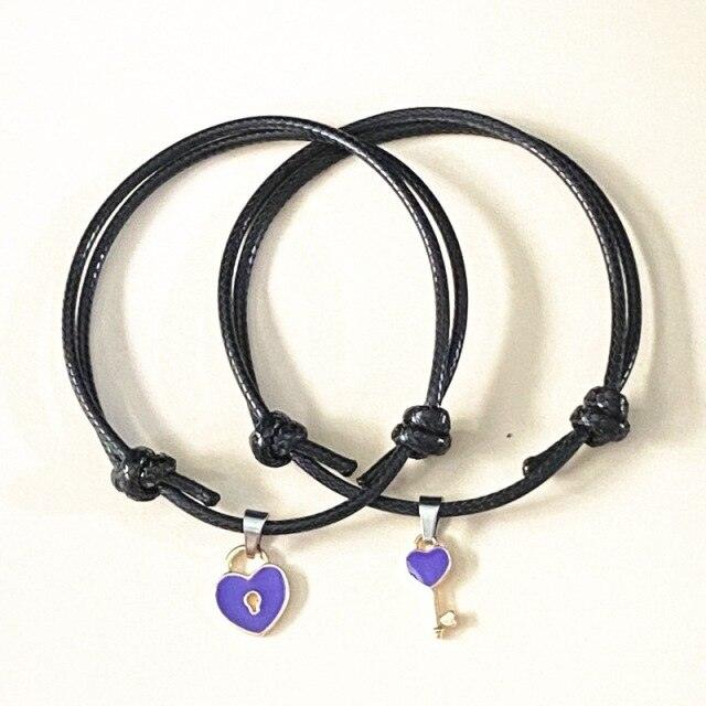 1 paire de bracelets pour couple en alliage, breloque clé et cadenas cœur, bracelet en corde tressée à la main, ensemble de bracelets pendentifs clé et cadenas, bracelet réglable en corde tressée noire avec cadenas et clé cœur pour femme