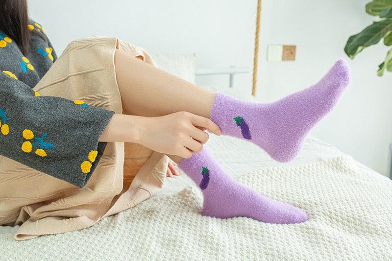 1 paire de chaussettes thermiques moelleuses Automne-Hiver Nouvel An Chaussettes Nouvelle Mode Chaussettes Chaudes Avocat Cerise Aubergine Chaussettes Courtes Chaudes Chaussettes d'Hiver Pour Hommes et Femmes