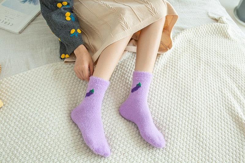 1 paire de chaussettes thermiques moelleuses Automne-Hiver Nouvel An Chaussettes Nouvelle Mode Chaussettes Chaudes Avocat Cerise Aubergine Chaussettes Courtes Chaudes Chaussettes d'Hiver Pour Hommes et Femmes