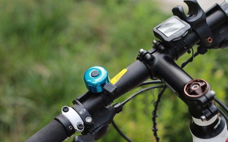 1 klaxon de vélo de sport, de VTT, de route, en métal, avertisseur de sécurité, alarme, accessoires de cyclisme de protection, cloche de vélo classique pour adultes, hommes, femmes, enfants, filles, garçons, vélos, accessoires de VTT