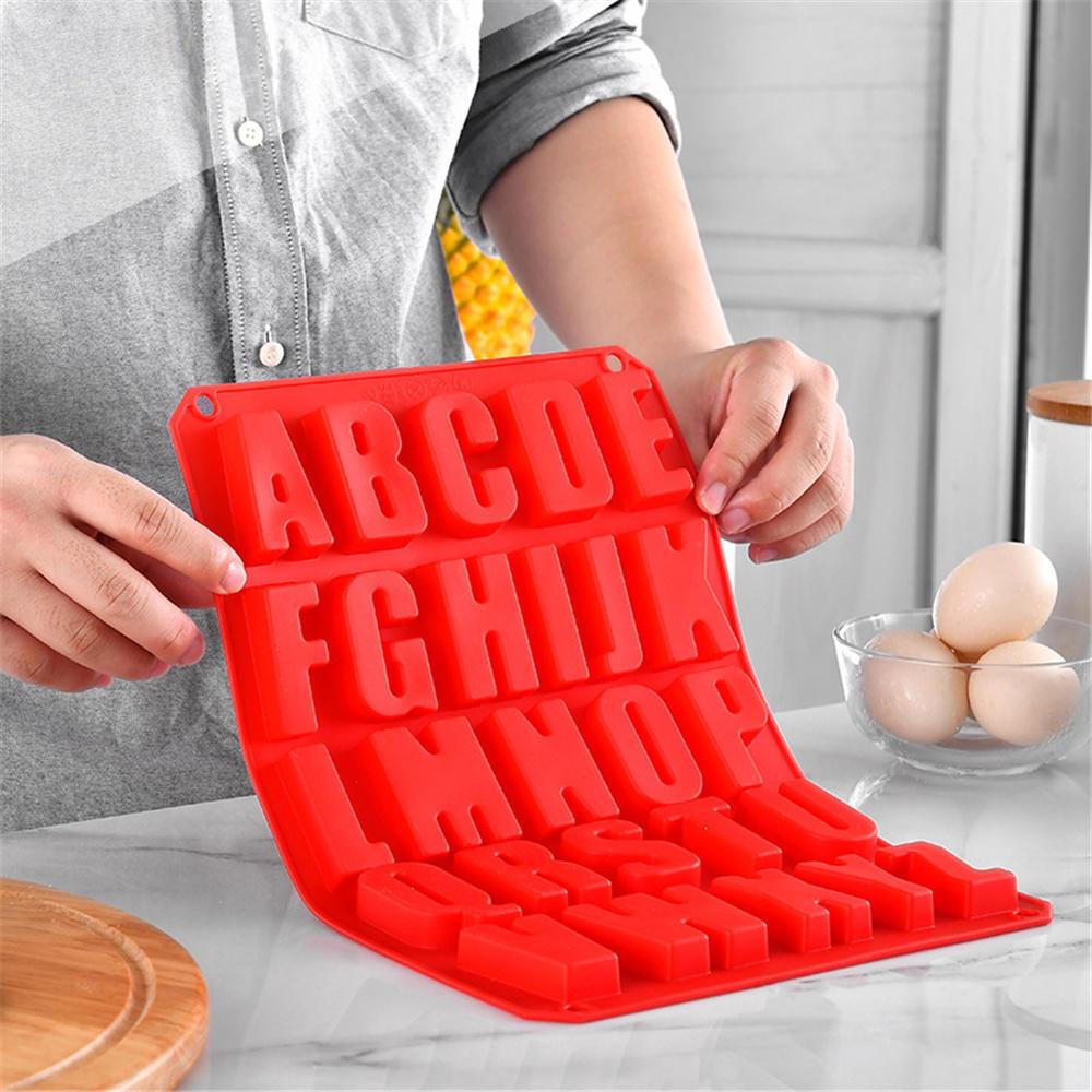 1 Pcs Silicone Grand Alphabet Glaçons Chocolat Lettre Moule Pochoir Gâteau Gelée Cupcake Moule de Cuisson Plateau à Glaçons Moule à Biscuits 26 Grandes Lettres Moule en Silicone Moule Alphabet Moule Chocolat Moule à Biscuits Bac à Glaçons