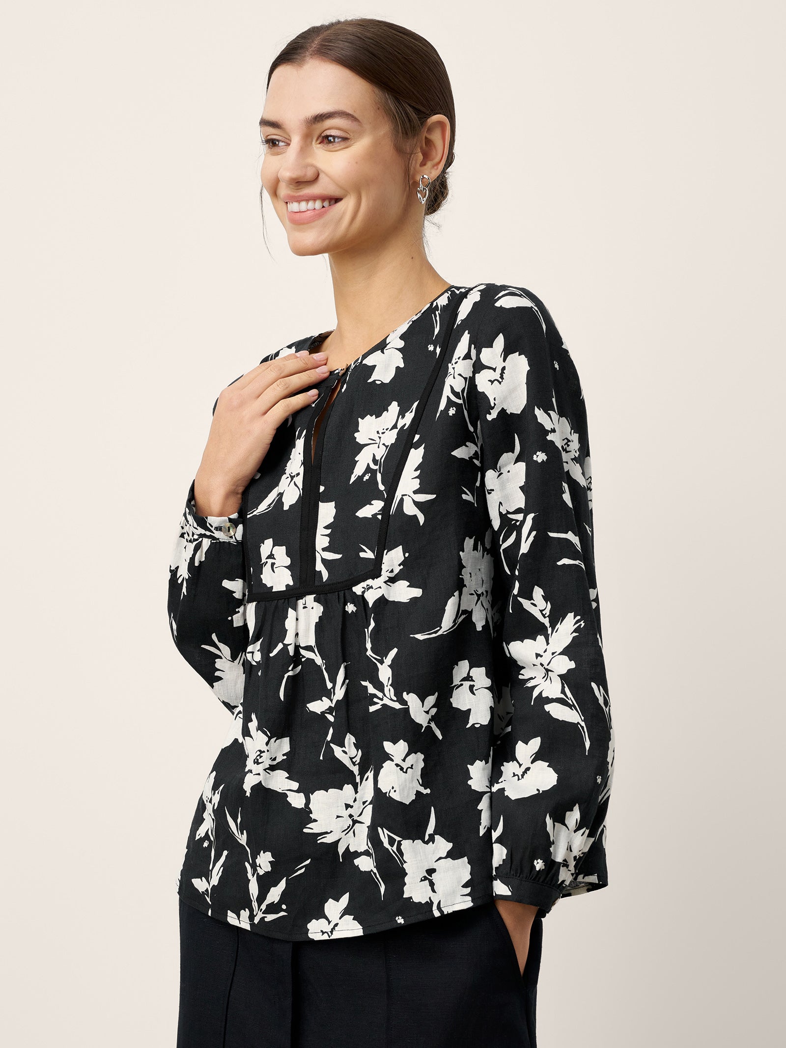 Top AMIYA en lin 100 % imprimé floral à fronces