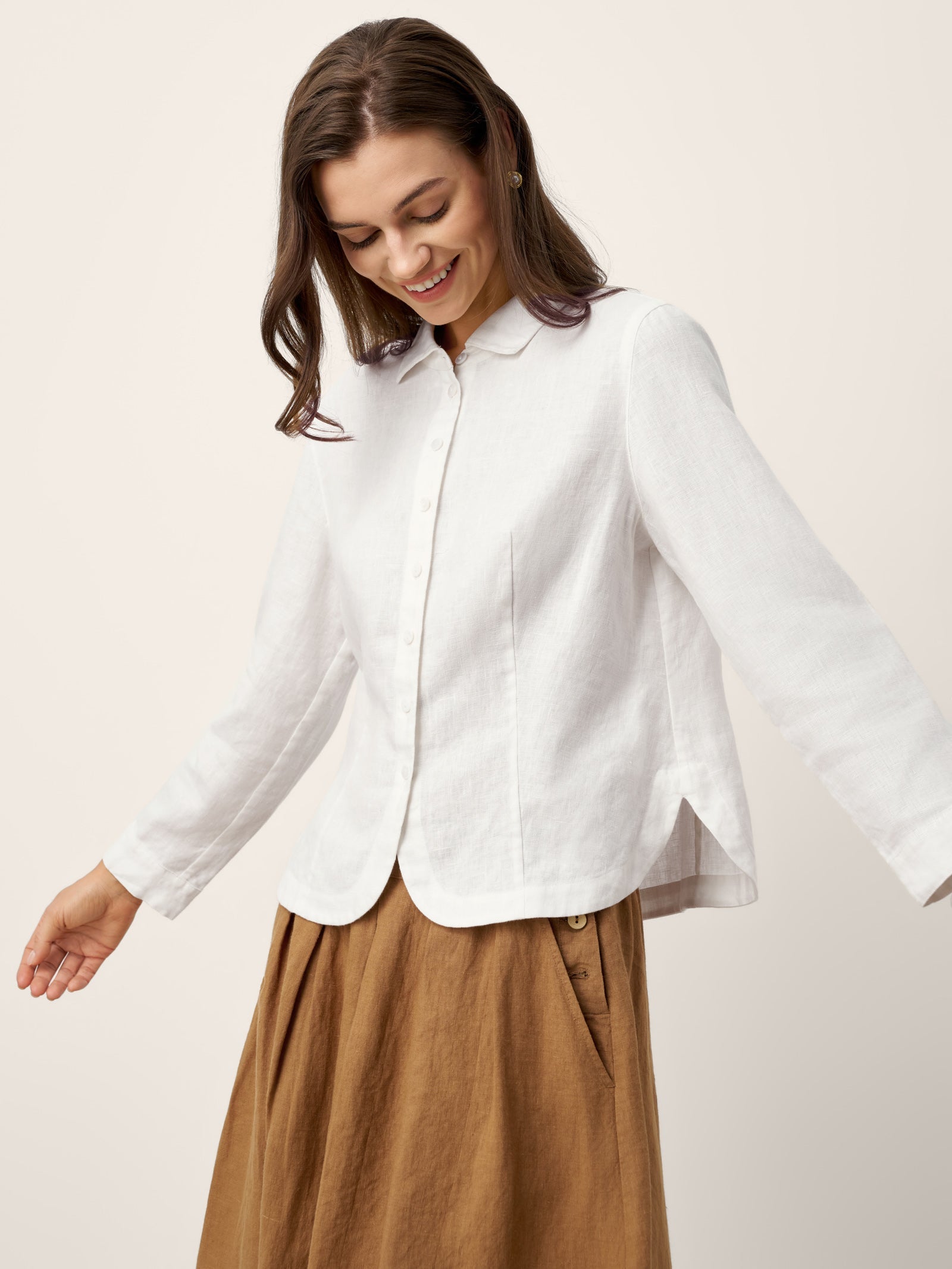 Chemise sur mesure en lin à petit col et ourlet incurvé AVELINE