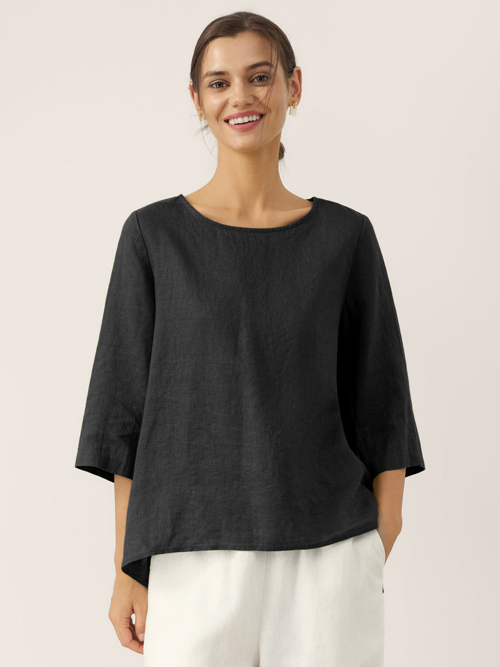 Haut BRIANNA 100 % lin, encolure ronde, ourlet asymétrique