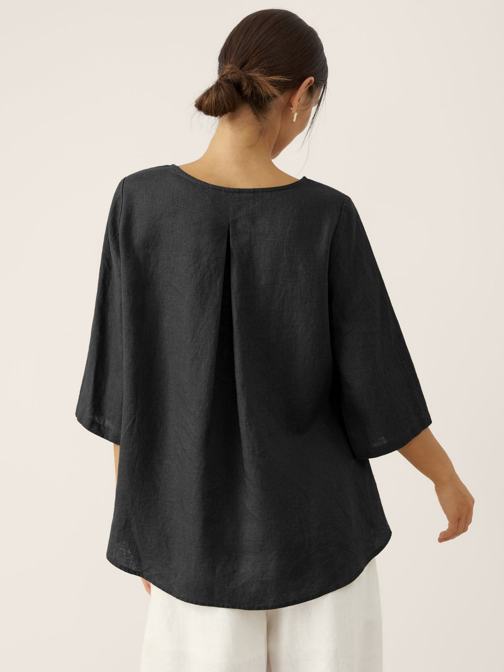Haut BRIANNA 100 % lin, encolure ronde, ourlet asymétrique