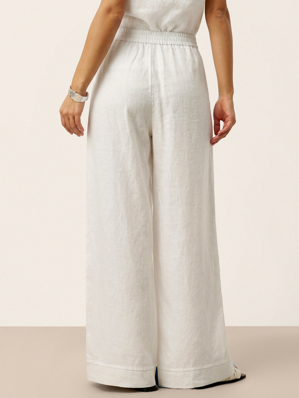 Pantalon VERIDIANA en 100 % lin, plissé sculpté et dos élastiqué, coupe décontractée