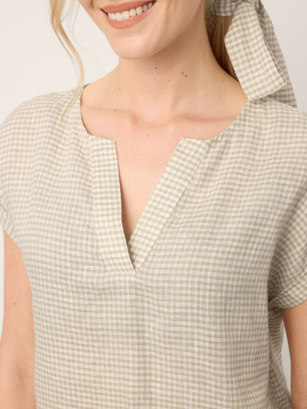 Haut LEXIE en lin 100 % à col fendu, avec ceinture amovible à carreaux