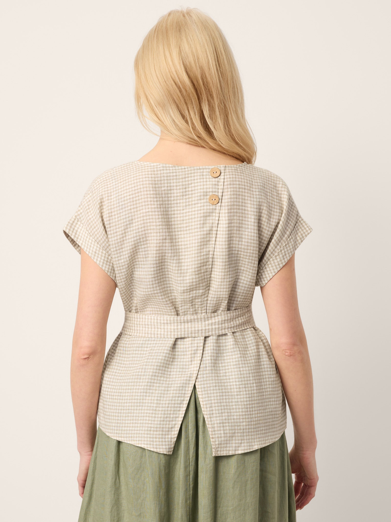 Haut LEXIE en lin 100 % à col fendu, avec ceinture amovible à carreaux