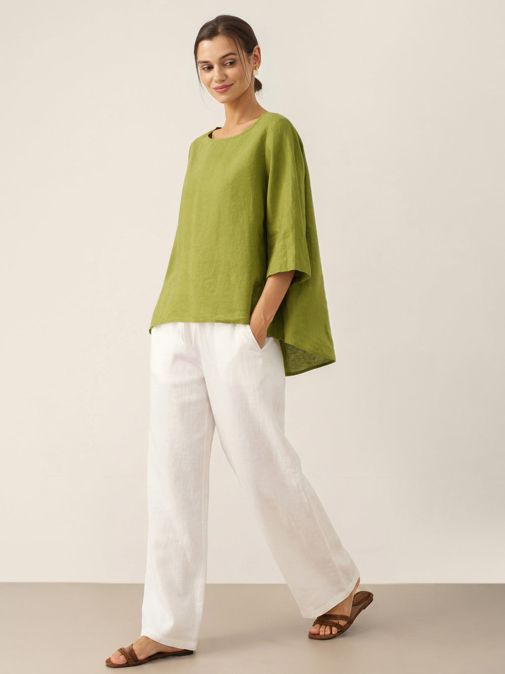 Haut BRIANNA 100 % lin, encolure ronde, ourlet asymétrique