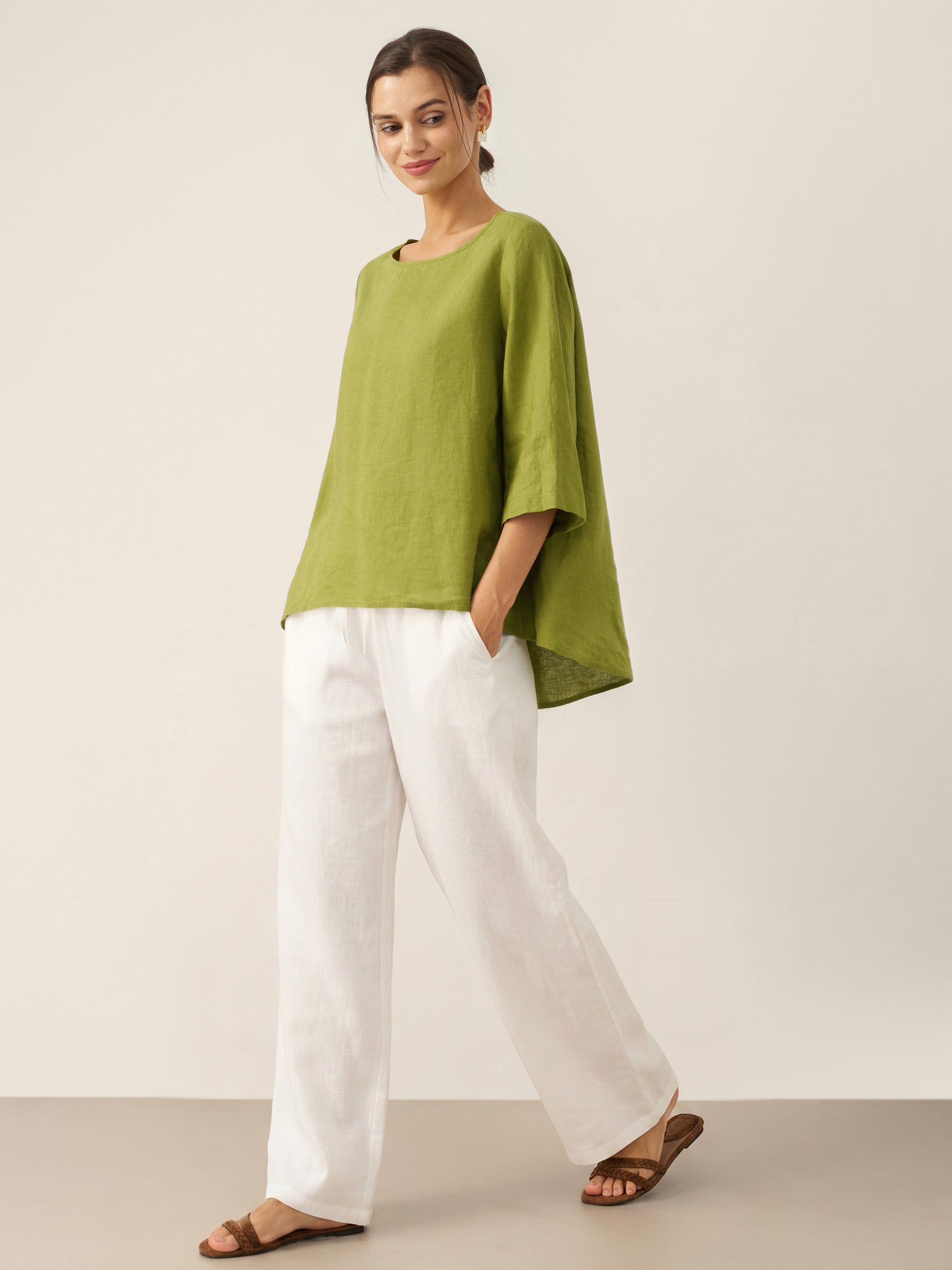Haut BRIANNA 100 % lin, encolure ronde, ourlet asymétrique