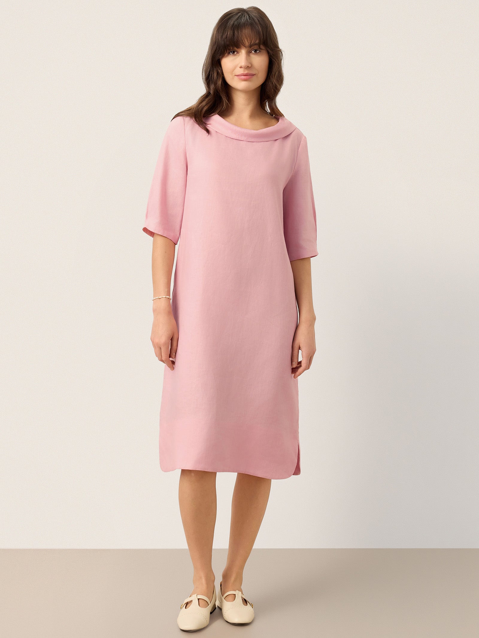 Mini-robe SABRINA en lin sculpté avec encolure bateau et dos noué