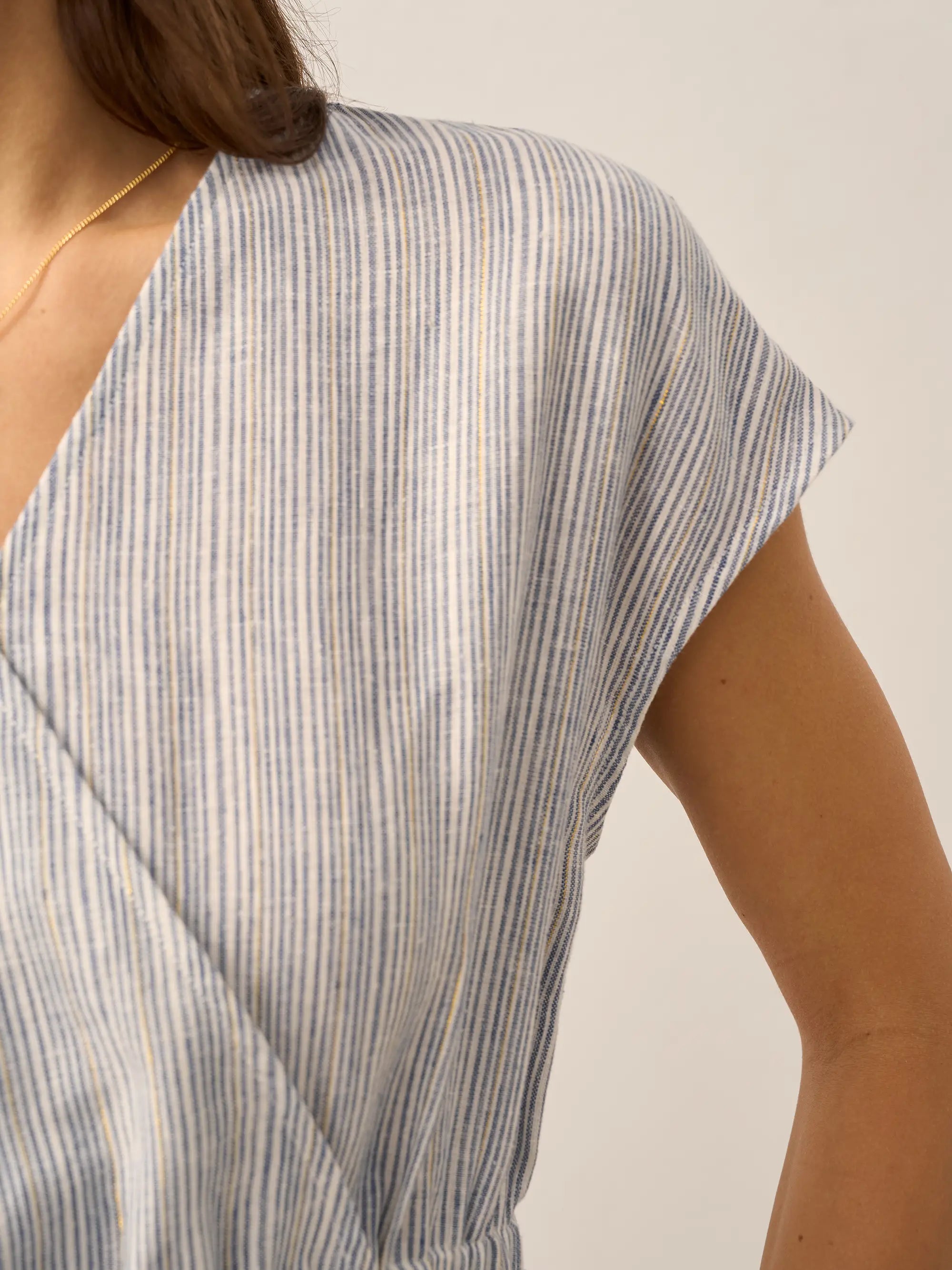 Robe courte ARIA en lin 100 % rayé à taille élastique
