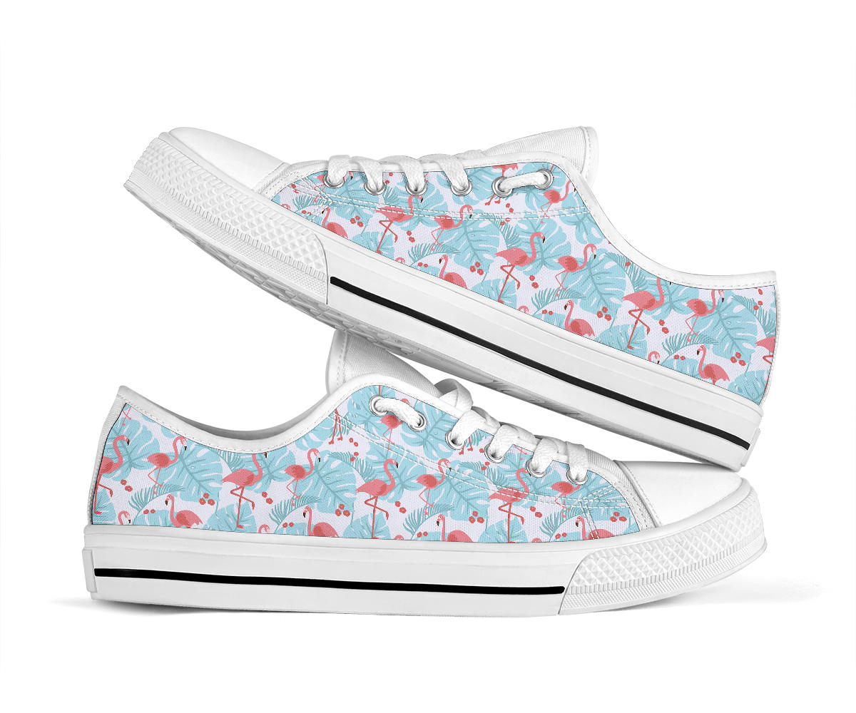 Chaussures basses bleu flamant et fleurs