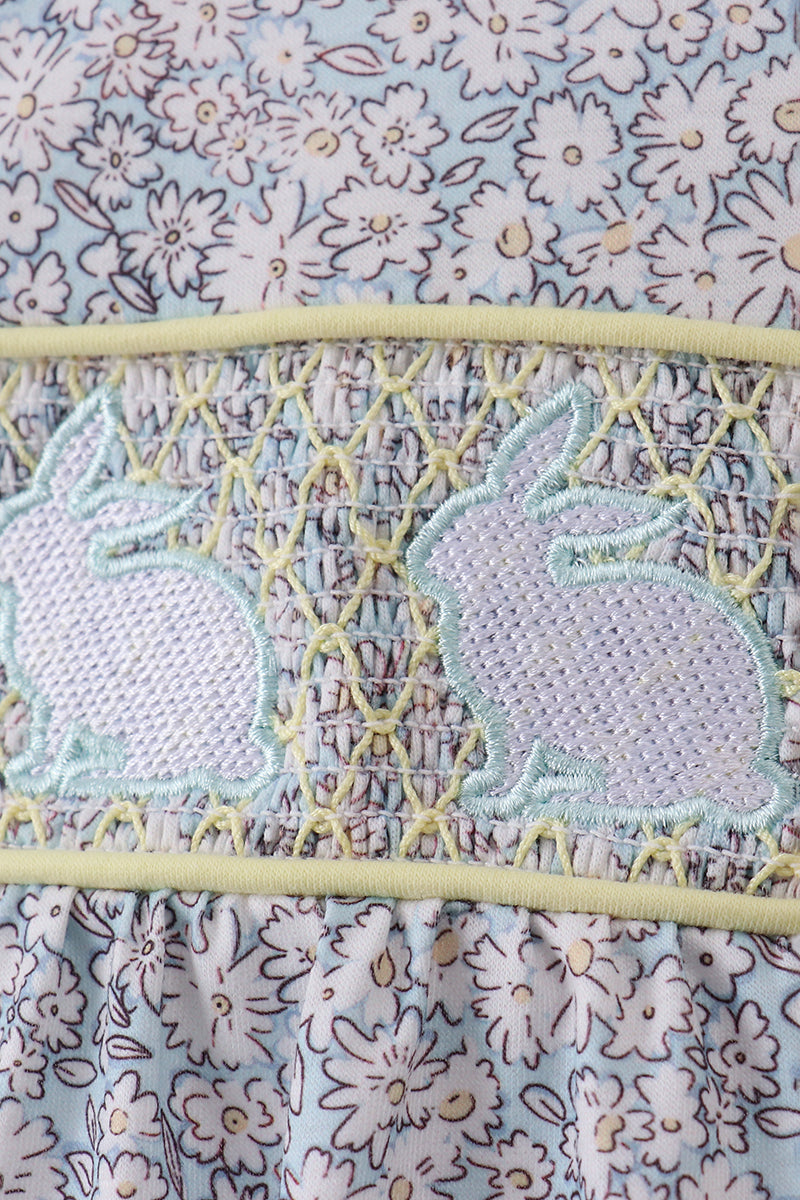 Barboteuse smockée lapin fleuri