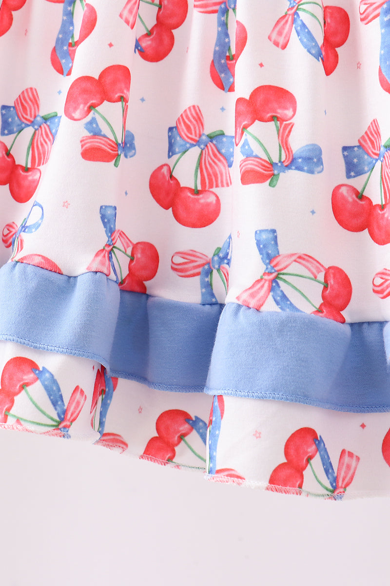 Ensemble short à volants smocké cerises bleues