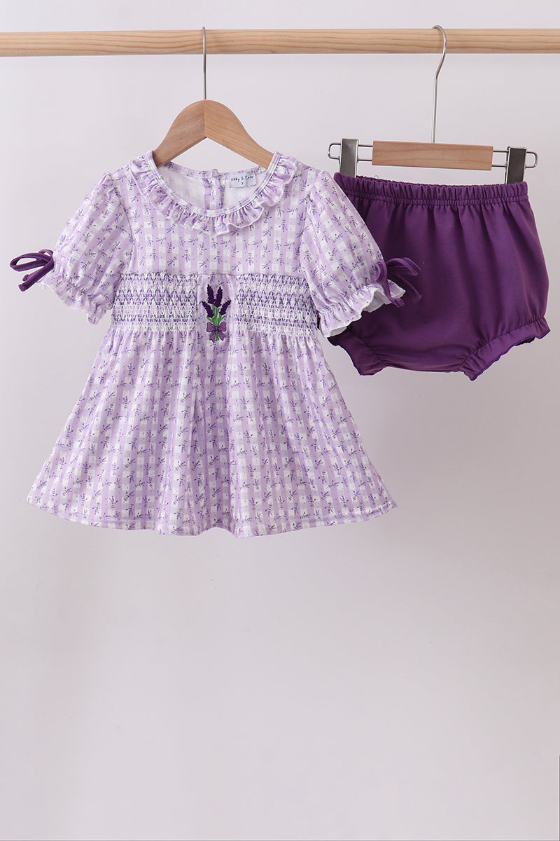 Ensemble bloomer lavande à smocks floraux et volants