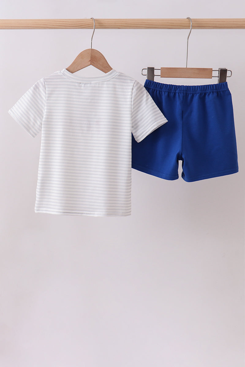 Ensemble short à rayures avec application nœud marine