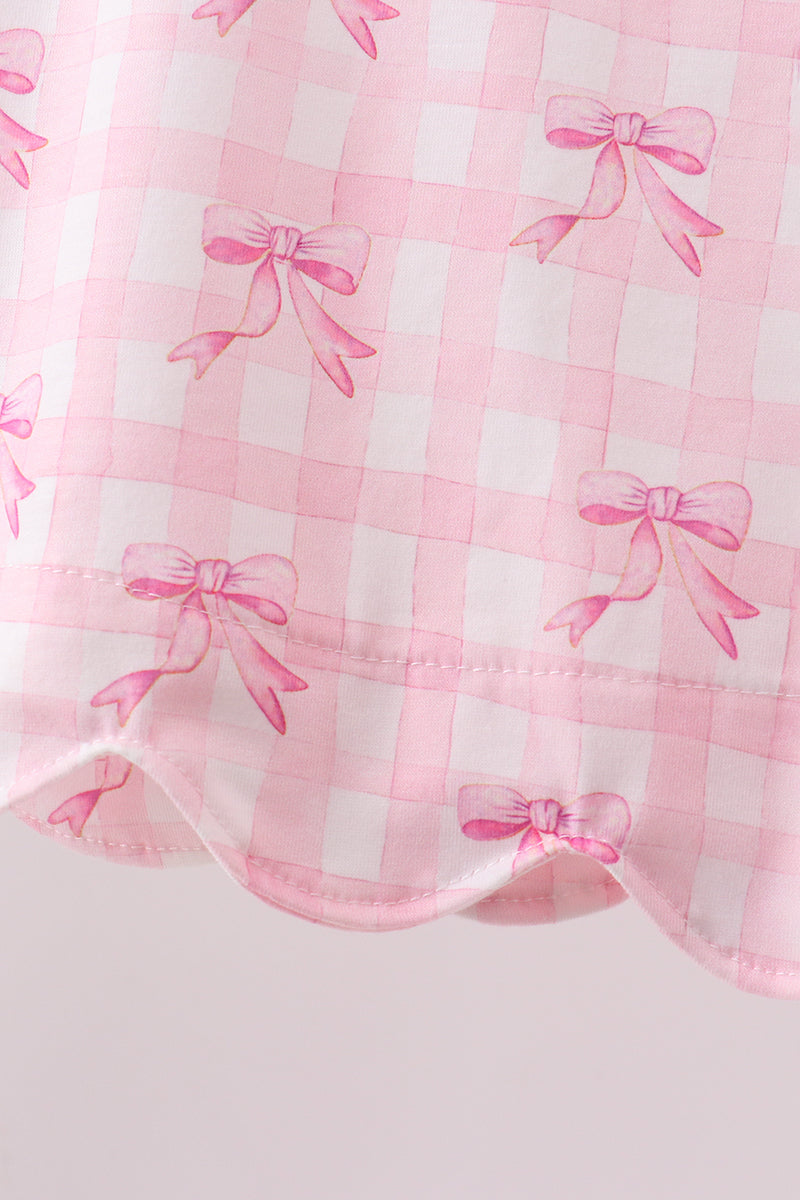 Ensemble short à volants festonnés et imprimé nœud rose