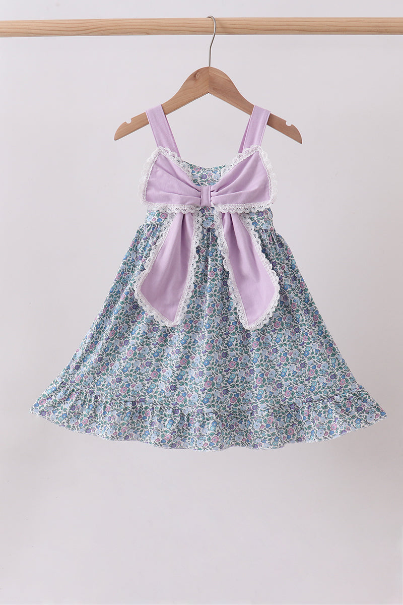 Robe violette à volants, avec nœud et imprimé floral