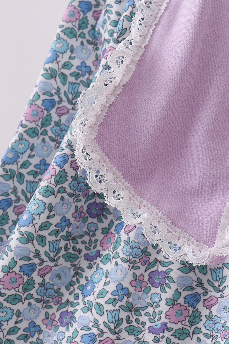 Robe violette à volants, avec nœud et imprimé floral