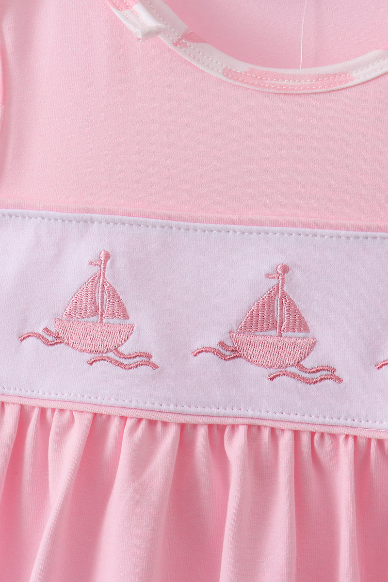 Ensemble brodé Voilier rose