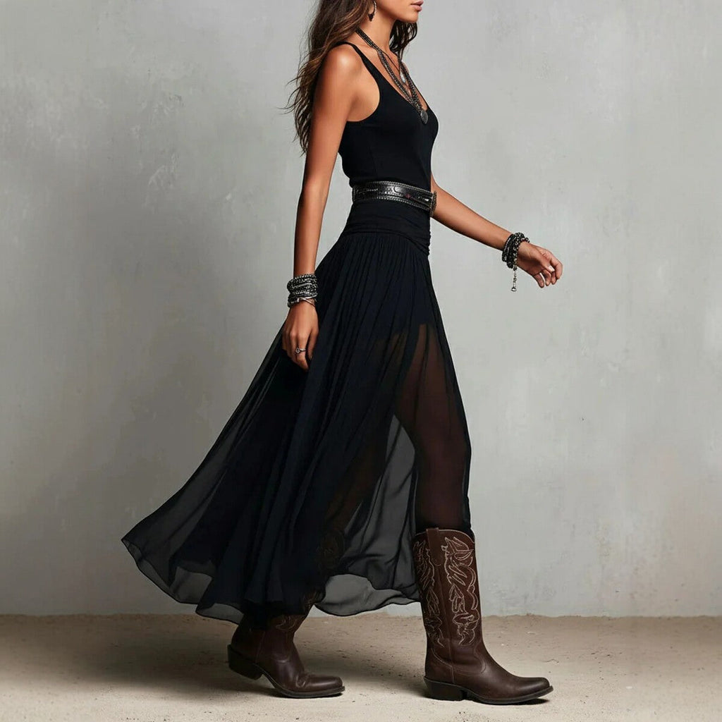 Robe longue maxi plissée en maille noire avec ceinture et col en V