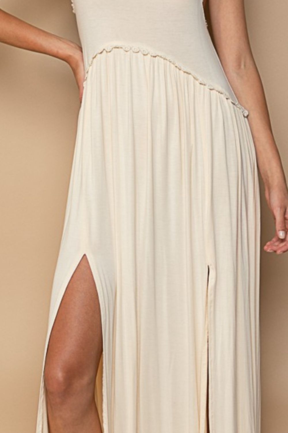 Robe longue sans manches avec fermeture éclair au dos et fente à l'avant – Robe longue dos nageur, Robe longue avec fente, Robe longue sans manches, Robe longue coupe babydoll, Robe longue en maille, Robe longue fendue à l'avant, Robe longue élégante