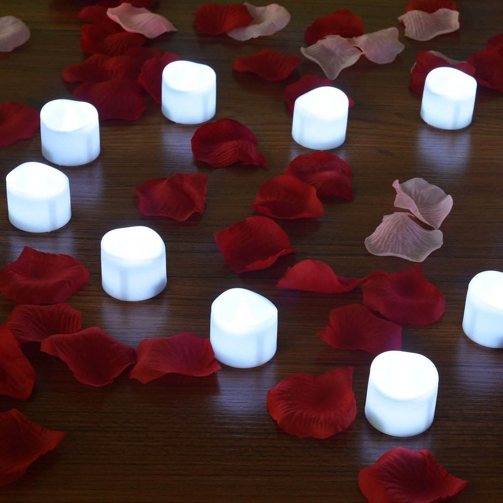 12 pièces : Bougie LED chauffe-plat avec 100 pétales de rose artificiels
